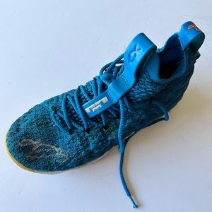 LeBron James Signed Basketball Shoe Sz 8